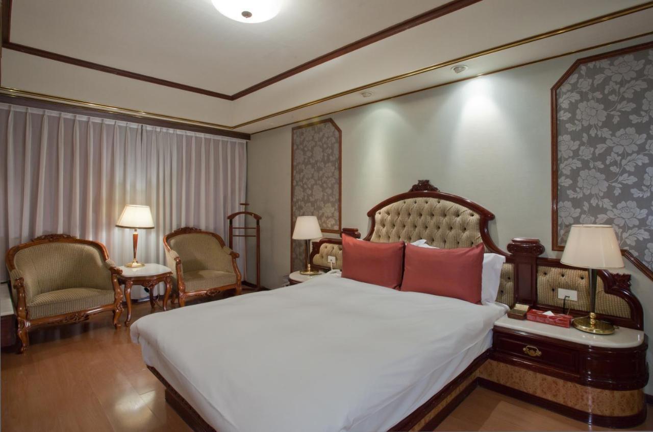 Charming City Songshan Hotel Tajpej Kültér fotó